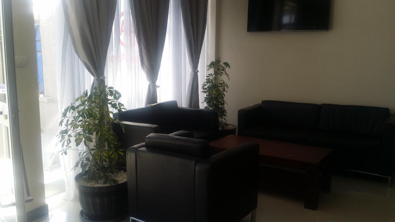 Afro Addis Hotel Apartment Extérieur photo