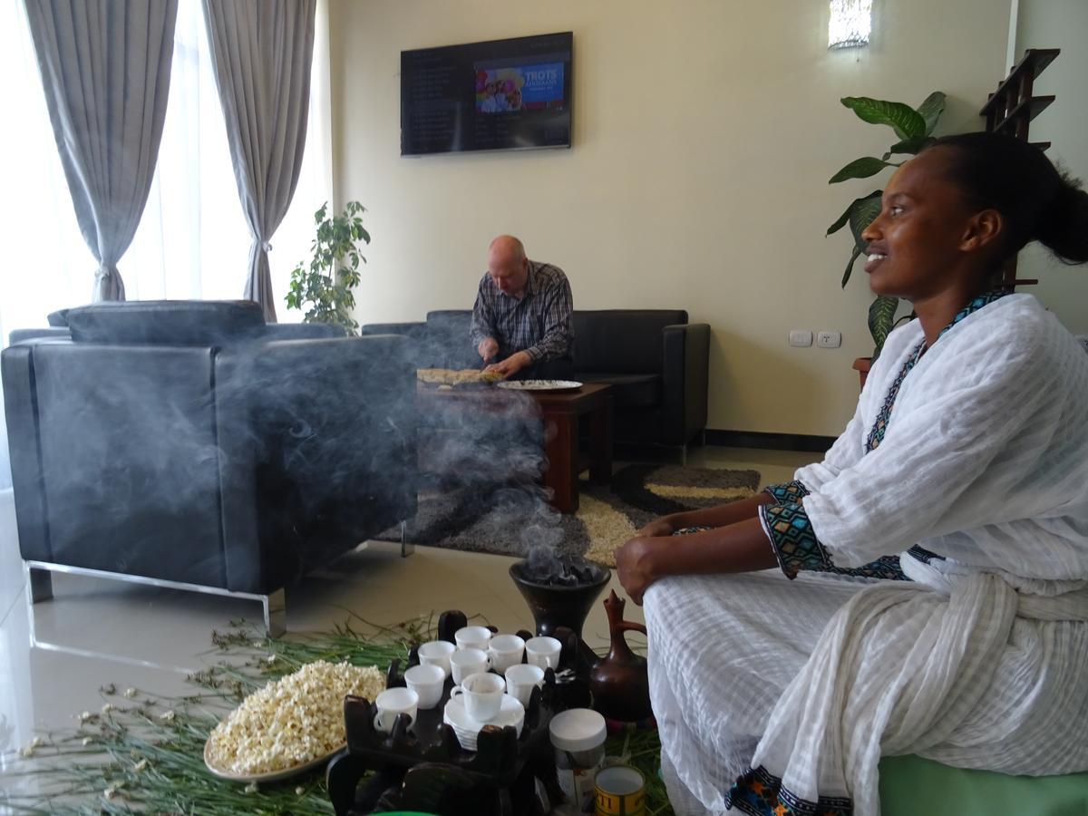 Afro Addis Hotel Apartment Extérieur photo